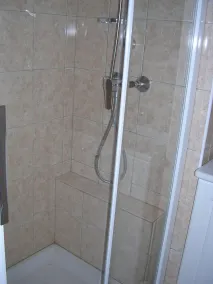 APARTMENT ON THE GROUND FLOOR FACING SOUTH NEAR THE SLOPES + PRIVATE PARKING - Image 3