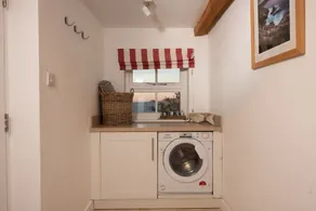 A superb two bedroom cottage overlooking Sennen Cove - Image 3