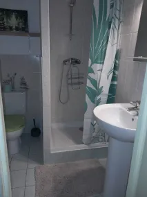 Quiet house - Image 2
