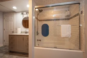Plymouth private ocean front oversized suite on the bluff of Cape Cod Bay - Image 4