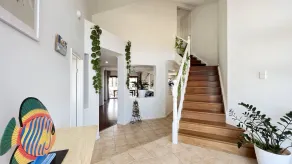 Luxury 4 bedroom waterfront holiday home on the Sunshine Coast - Image 2
