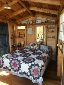 Hilltop cabin with panoramic lake & mountain views - Image 4