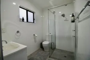 Private family spa, pet-friendly, coastal - Image 4