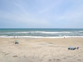 Dieses charmante Strandhaus ist das perfekte ganzjährige Refugium. - Image 4