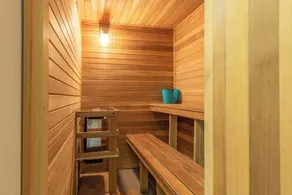 Entire 4 Bedroom Home Right on trails - Sauna & Private Hot Tub! - Image 2