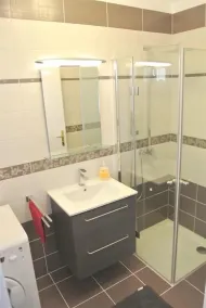 Totally new apartment, central location, competitive price, WiFi, elevator - Image 2