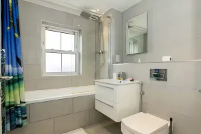 Cosy 3 Bedroom Home Next to Bicester Village - Image 3