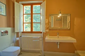 Inviting 6-Bed House in Brindisi - Image 3