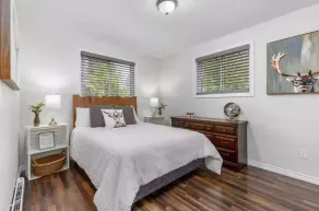 Peaceful lakeside paradise on desirable Peter Lake - Image 3