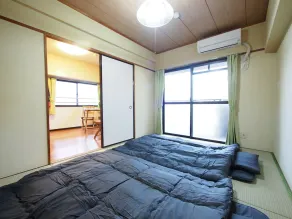 Rm 401: NEST 3mins to the Nearest Subway. Free wifi - Image 5