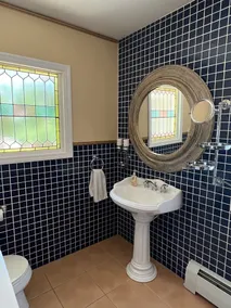 Augusta Woods - In-ground pool, peaceful setting, tasteful décor - Image 2