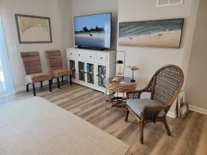 Beaufort Retreat, Top 1% with pool, pickleball, clubhouse, resort amenities - Image 2