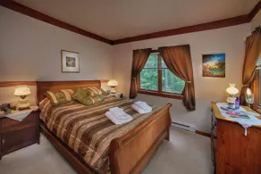 Amazing Fall Foliage Lakefront Escape with Attractive October Discount Period! - Image 5