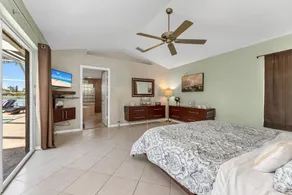 Villa Bellevue - Beautiful lakefront rental with pool with 3 bedroom & 2 bath - Image 4