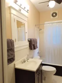 Riverbend Gem in Historic Carrollton Uptown - Image 4