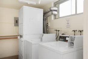 Apartment with Pool Access, a minute to the Beach - Image 3
