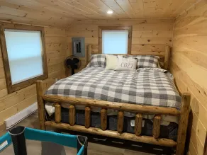 Cozy year round cottage on Square Pond with gradual sandy beach. - Image 3