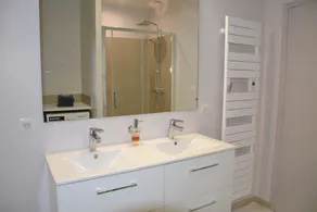 Peaceful accommodation in a private garden for 2-4 people, with private enclosed parking. - Image 3