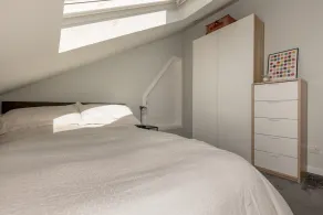 Pass the Keys Stunning 3 Bed Loft Style Apt with Free Parking - Image 5