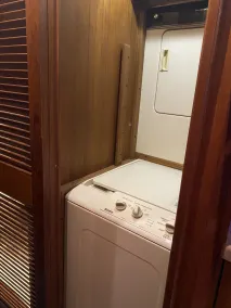 47ft Viking Yacht · 2 Pools · Perry Marina · Key West - Image 2