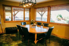 Downtown 18-Acre Mountain Lodge Retreat Villa- Sleeps 2-30 - Image 5