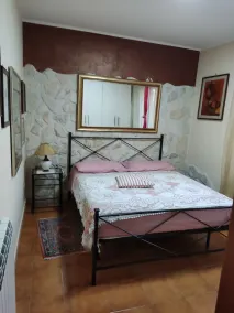Cozy apartment within walking distance of downtown - Image 3