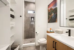 Great Value! Comfy Classy Casita! Kitchen & W/D - Image 2