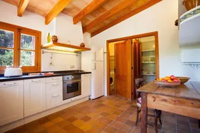 Charming Mountain Villa only 8km to the beach - Image 5