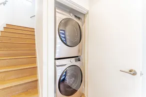 Luxe East Downtown 3BR Condo, Walk to Bars, Restaurants, Shops - Image 2