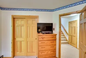 Fantastic 2 family vacation home with EV charger - Image 3