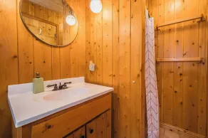 Rustic cabin w Games near Lake and National Park - Image 3