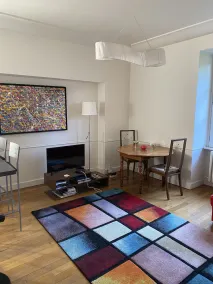 Renovated apartment in a quiet Anglo-Norman house - Image 5