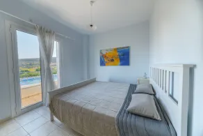 Friends and Family House - Image 4