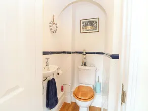 Honeysuckle Cottage - Image 3