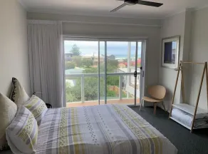 Middleton Surfers Beach - “Black Cockatoo”: Sea Views, 200m to Beach & Modern - Image 5
