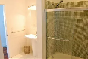 Pet Friendly Natural cedar shakes waterfront on Lake Winnipesaukee sleeps 6 - Image 3