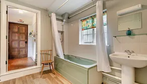 Cosy Historic Wing - Private Indoor Pool, Perfect Country Retreat - Image 3
