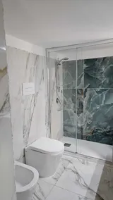 À l'ombre d'une nouvelle porte - Image 4