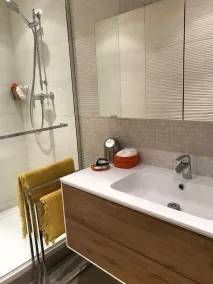 Situation exceptionnelle avec vue imprenable idéal pour un couple et 2 enfants - Image 3