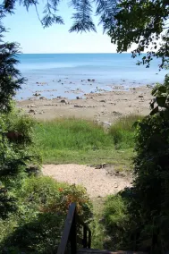 A Tranquil Bluff Retreat Overlooking Lake Huron - Image 3
