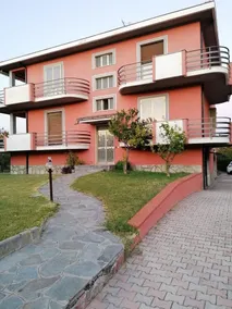 Haustierfreundliche Ferienwohnung 'Casa Rosciano' mit Bergblick und Garten - Image 5