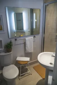Town Street Apartment - Image 2