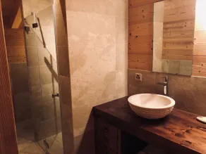 Vackra senaste chalet, mycket bekvämt, ski in & ut med exceptionell utsikt - Image 5