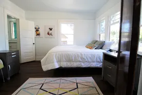 Classic California Craftsman House - Private Yard - Image 5