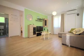 Bungalow with pool and air conditioning - Image 2