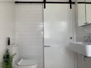 Pet Friendly -Easy walk to beach, cafes, restaurants - Free Netflix - Wifi - Image 3