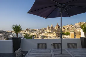 Suite Penthouse Deluxe: jacuzzi, terrazas privadas, impresionantes vistas! - Image 5