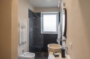 moderne Wohnung mit eigenem Garten, Klimaanlage und WI-FI, 2 Doppelzimmer - Image 2