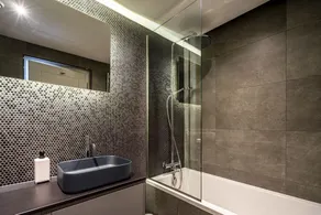 A premium stay that sleeps 4 guests  in 2 bedrooms - Image 2