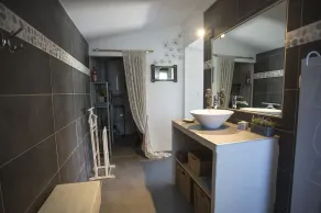 Apartamento en casa de campo provenzal con piscina - Image 4